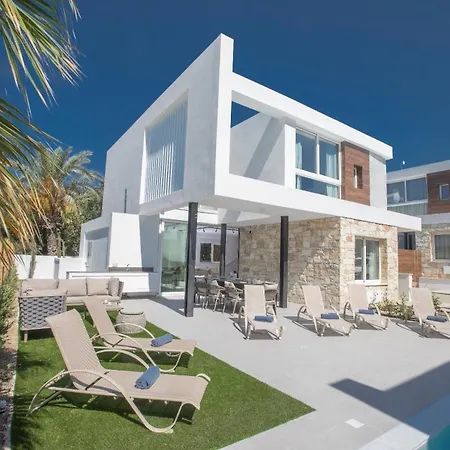 Сasa de vacaciones Ferienvilla Kube Für 12 Personen In *